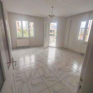 Remax Jet- Koruluğa 200 Metre Mesafeli Full Tadilatlı - Ara Kat!