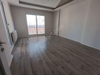 Atıcı'dan Belediyenin Yanında Kiralık Kombili 2+1 Daire.