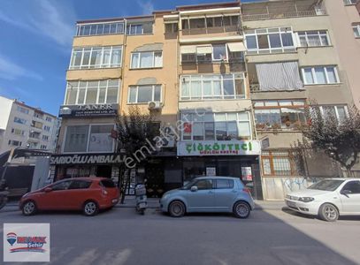 Rüstempaşa Mah. İsmet Acar Caddesi Üzerinde Satılık 2+1 Daire