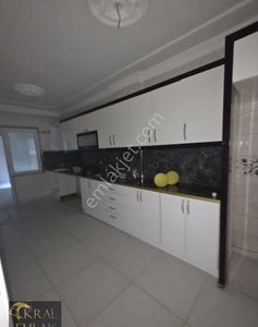 Yeşil Evlerde Mükemmel Konum Da Satılık 3+1 Kattan Bölme Daire