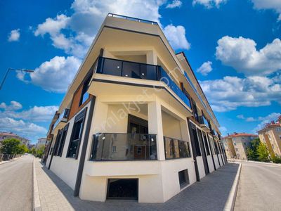 ꧁ay Emlaktan꧂kadıköy'de Kapalı Otoparklı Köşe Ön Cephe Müstakil Tadında Satılık 1+1 Şık Daire