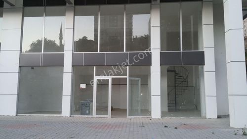 Sahibinden Caddede Geniş Cepheli (270m2 Ye Çıkarılabilir) Dükkan