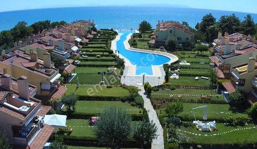 Yeniçiftlik Kaptan Countryde Satılık Prestijli Triplex Villa!