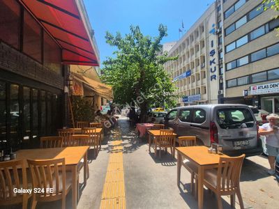 Konak'ta Merkezi Konumda Kiralık Dükkanlı Komple Bina