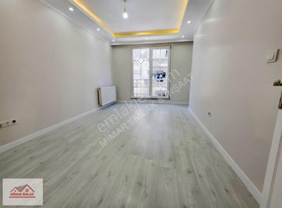 Mimar Emlak'tan Satılık 2+1 80m² Yeni Boş 1. Kat Daire