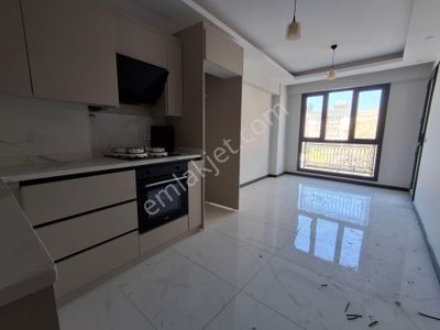 Bal Gayrimenkulden Kemalpaşada Cadde Üzeri 2+1 Kiralık Daire