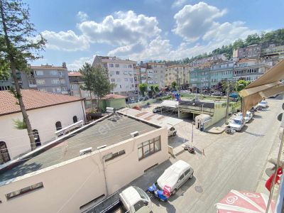 Altıparmakta Önü Açık Parka Cephe Kiralık 2 + 1 Daire