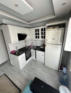 Zeki Emlak'tan Manisa Muradiye Mh. Merkezi Konumda Kiralık 1+1 Eşyalı Daire