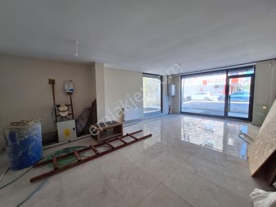 Sancaktepe Sarıgazi Mahallesinde Kiralık Dükkan