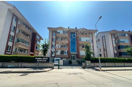 Geçit Mahallesinde Kiralık 3+1 Ara Kat Daire