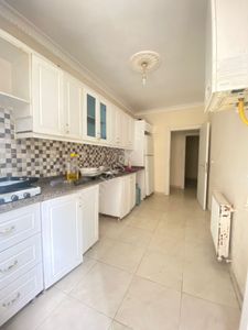 Esenyurt Kıraç Atatürk Mahallesi 3+1 Kiralık Boş Daire Bahçeli Bahçe Katı Cam Seviyesi Yüksek