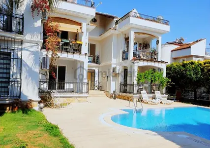 Stop’tan Foça Havuzlu Bakımlı Giriş Kat 2+1