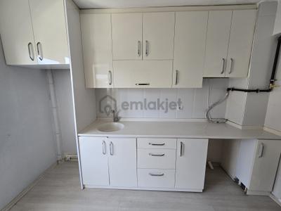 Balçova Eğitim Mahallesinde Doğalgazlı Kiralık 3+1 Daire