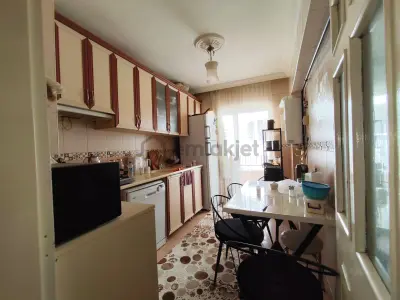 Yılmaz Gayrimenkulden Cadde Üzeri Ön Cephe Kacırılmayacak 3+1 Fırsat Dairesi