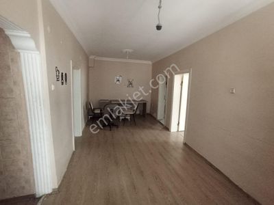 Karabağlar Barış Mahallesinde 2+1 90 M2 Kiralık Müstakil Bahçeli Ev