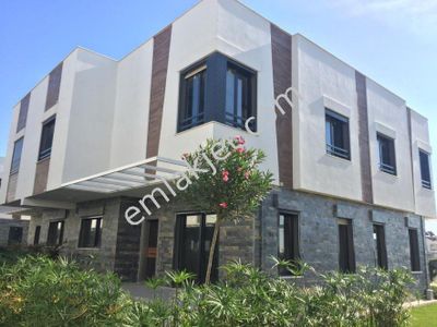 Didimde Güvenlikli Havuzlu Site İçinde 3+1 Sıfır Villa
