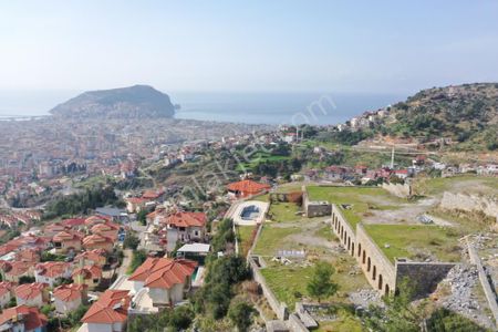 Alanya Da Satılık Süper Manzaralı Villa Arsası