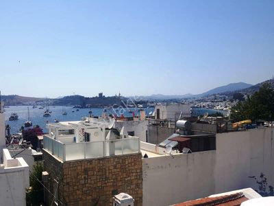 Bodrum Kumbahçe'de, Denize Sahile 50 Mt Mesafede Satlık Dubleks 2+1