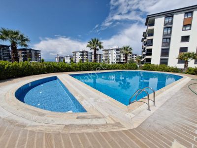 Ön Emlaktan Ören Yolu Havuzlu Nezih Sitede Satılık 2+1 Lüx Daire