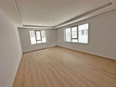 Natoyolu Cadde Yakını Ebeveyn Banyolu Ultra Lüks 3+1 Satılık Daire