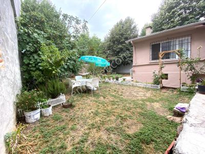 Tophane Devlet Hastanesi Arkasında Bahçeli Müstakil Ev (288m²)
