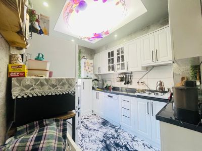 Koza Emlak'tan Mareşal Çakmak Mahalesinde Full+ Full Yapılı 3+1 Satılık Dairee