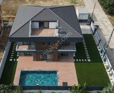 Wısremden Silivri'de Denize Yakın, Ultra Lüks Havuzlu Villa !!!