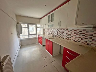 Mamak Belediye Yakınında Ön Cephede 3+1 Satılık Daire