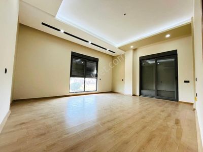 Fevziçakmakda Tramvay Yakını Otopark+havuzlu Ebeveyn Banyolu 3+1 Kat Seçenekli Daireler