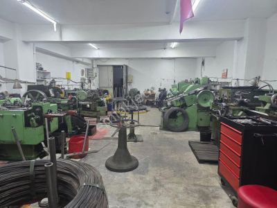 Zeytinburnu Yıldız Sanayi Sitesinde Satılık 80 M2 İmalathane
