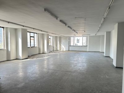 Safir Bakırköy'den Merter Tramvay Durağında Arakat 200 M2 İşyeri