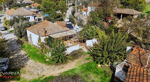 Menderes Çakaltepe Satılık Tek Müstakil Tapu 680 M2 Bahçeli Ev