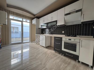 Atapark Mahallesi'nde Ön Cephe Asansörlü Yapılı 3+1 Daire!