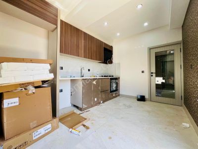 Varsak Aktoprakta Sıfır Cadde Uzerınde 2+1