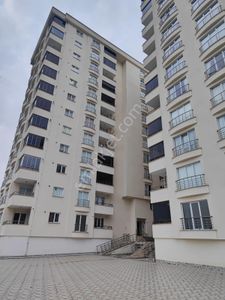 Yalı Gayrimenkulden Sürmene Site İçerisinde Manzaralı 2+1 Satılık