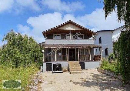 Kocaeli Kandıra Çamkonakta 681 M² Arsa İçinde Eşyalı Dublex Ev