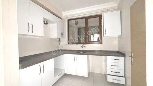 Çekmeköy Merkez mah De 2+1 Bahçe Kat