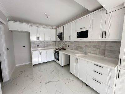 Karapürçek'te Uçaklı Park Yakınında Giyinme Odalı 3+1 Ara Kat Satılık Sıfır Daire !!