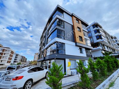 Mevlana Mahallesinde Serhat Caddesine Cephe Lüks 2+1 Daire!