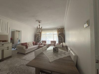 Pursaklar Mehmet Zengin Emlak'tan Merkez Mah. 2.kat 3+1 Yapılı Masrafsız Daire