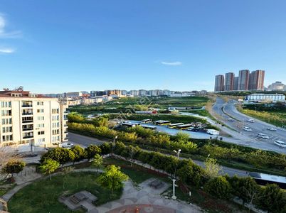 Vira Yapı'dan Metrobüse Yakın Ön Cephe Çift Teraslı Geniş Daire!