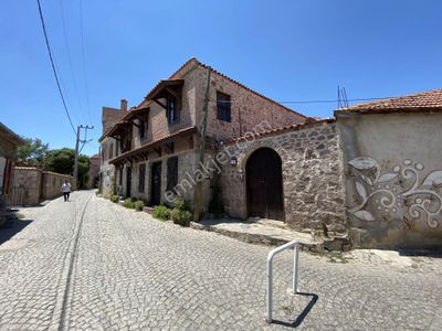 Balıkesir Ayvalık Kucukkoy De Satılık Taş Bina.tarihi Eser