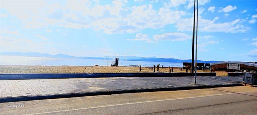 520 Gayrimenkulden Denize Sıfır Konumda 2+1 Daire Satılık