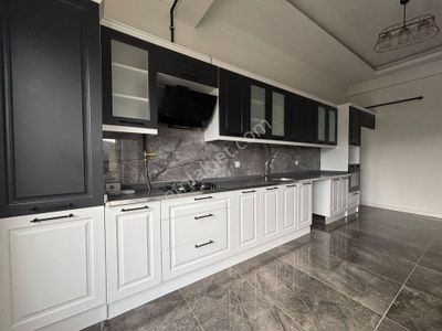 Mera Emlaktan Kadıköy Mh. Havuzlu K.otoparklı 6+1 Dubleks Daire