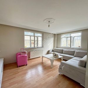 Sahibinden Sahibinden Beylikdüzü Yakuplu'da Giriş Kat Seviyesinde Müstakil Bahçeli Aydınlık 2+1 Satılık Daire