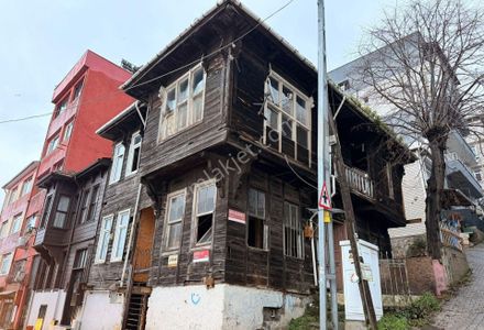 Beykoz Paşabahçe'de Boğaz Manzaralı Proje Onaylı Satılık Köşk