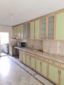 Reşatbey Mah.cadde Üzeri 4+1+k.mutfak Kiralık İşyeri.....