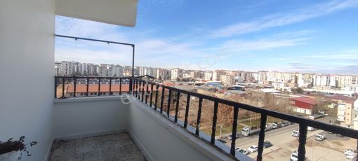 Makrolife'den Bağlar Cezaevi Alt Köşede Satılık 3+1 Daire