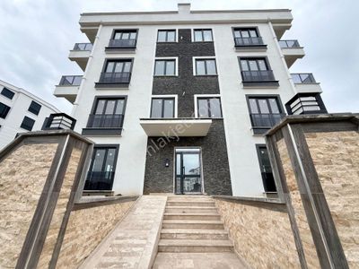 ▶ ▶akçay Körfez'den Ön Cephe Ara Kat Ayrı Mutfaklı Sıfır Satılık 2+1 Daire