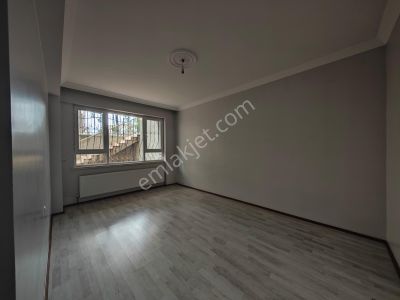 Hüseyingazi Göbek Dibi 3+1 Yapılı Asansörlü Satılık Daire !!!